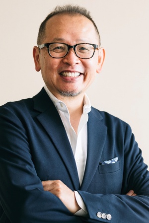 <span class="fontBold">前野隆司(まえの・たかし)</span><br>慶応義塾大学大学院システムデザイン・マネジメント研究科教授。東京工業大学修士課程修了後、キヤノン、カリフォルニア大学バークレー校客員研究員、慶応義塾大学理工学部教授、ハーバード大学客員教授等を経て現職。2017年より慶応義塾大学ウェルビーイングリサーチセンター長を兼任。幸福学研究の第一人者。著書に『脳はなぜ「心」を作ったのか』『錯覚する脳』(いずれも、ちくま文庫)、『幸せのメカニズム』(講談社現代新書)など。</a>